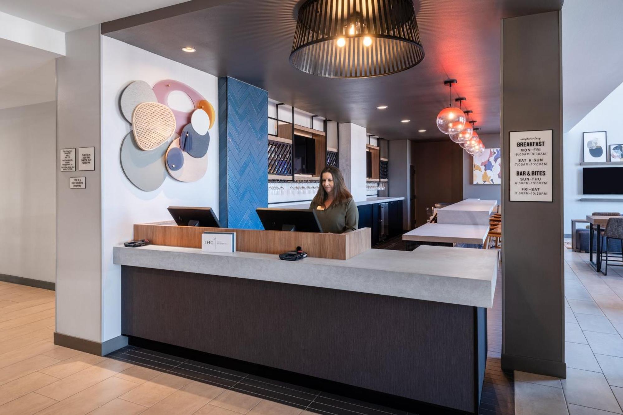 Atwell Suites Austin Airport By Ihg Bagian luar foto